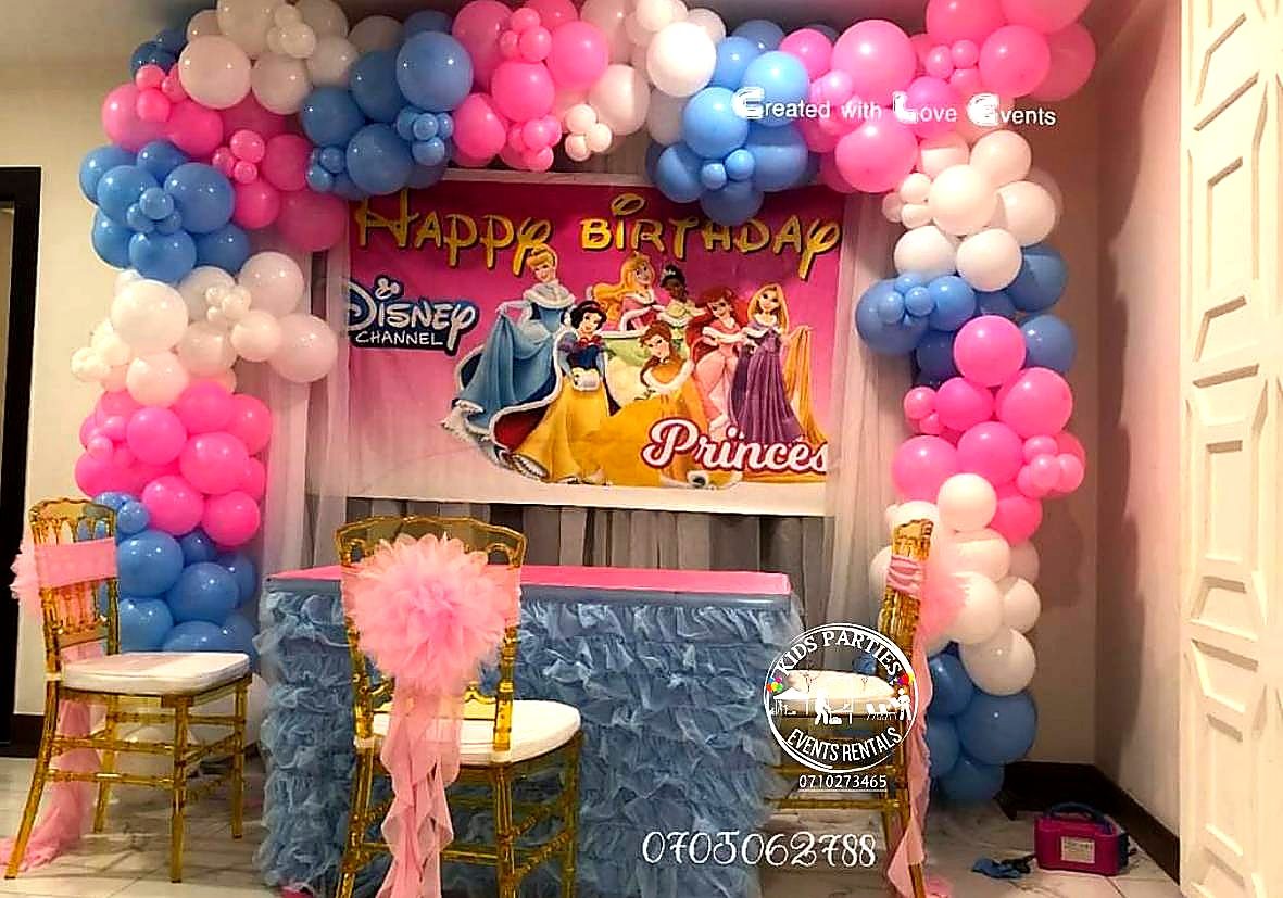 The Silver Squad Kids Party Décor - 15 Little Legends — view 9
