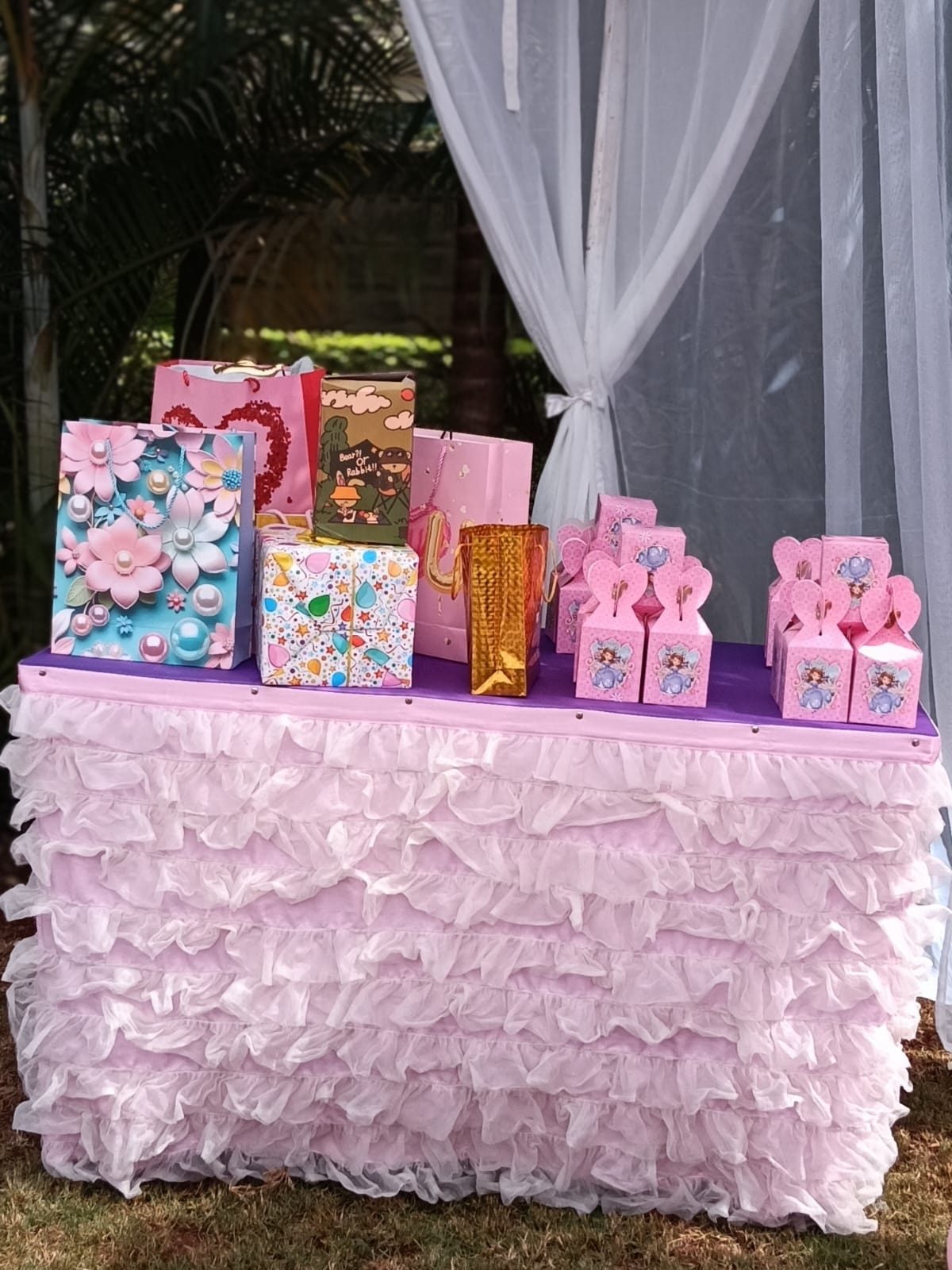 Cake Table for Hire in Nairobi - view 2