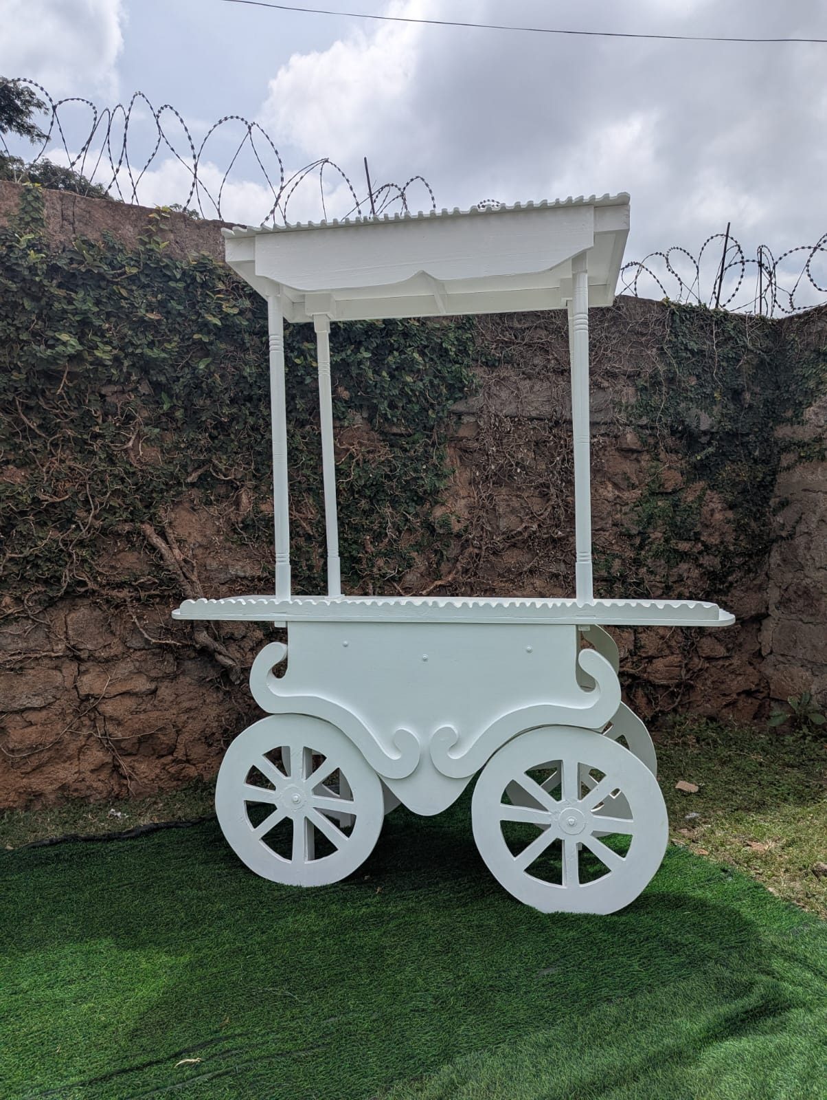 Display Table + Side Stand for Hire in Nairobi - view 3