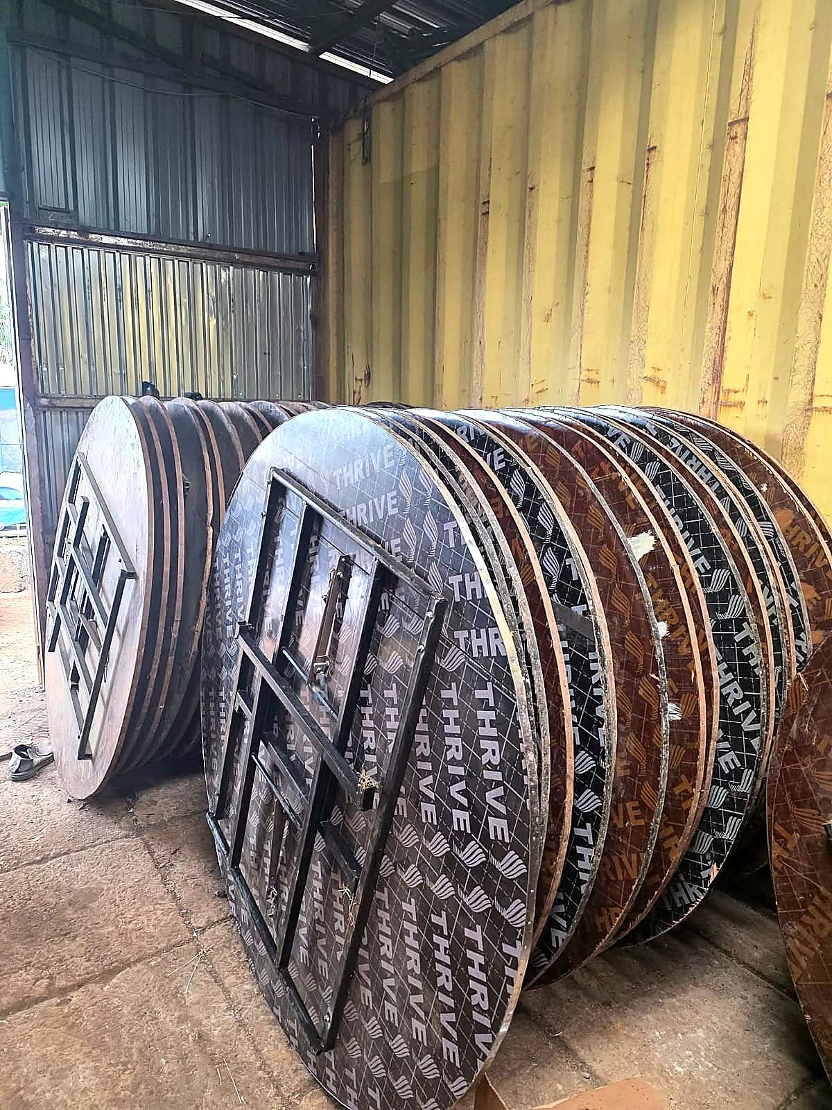 Plain Round Table for Hire in Nairobi - view 4