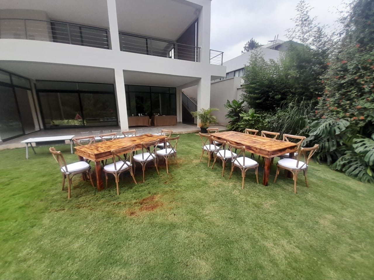 Rustic Elegant Table for Hire in Nairobi - view 3