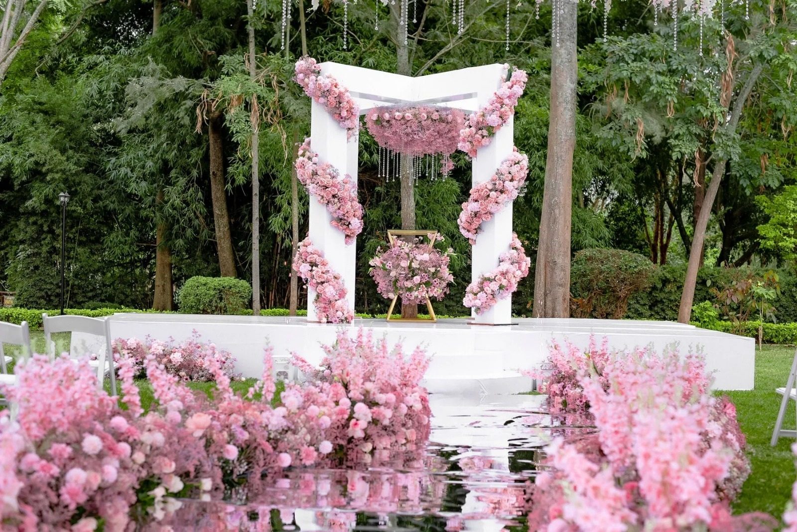 Show-Stopper High Table Backdrop for Hire &mdash; wedding item for hire in Nairobi (1)