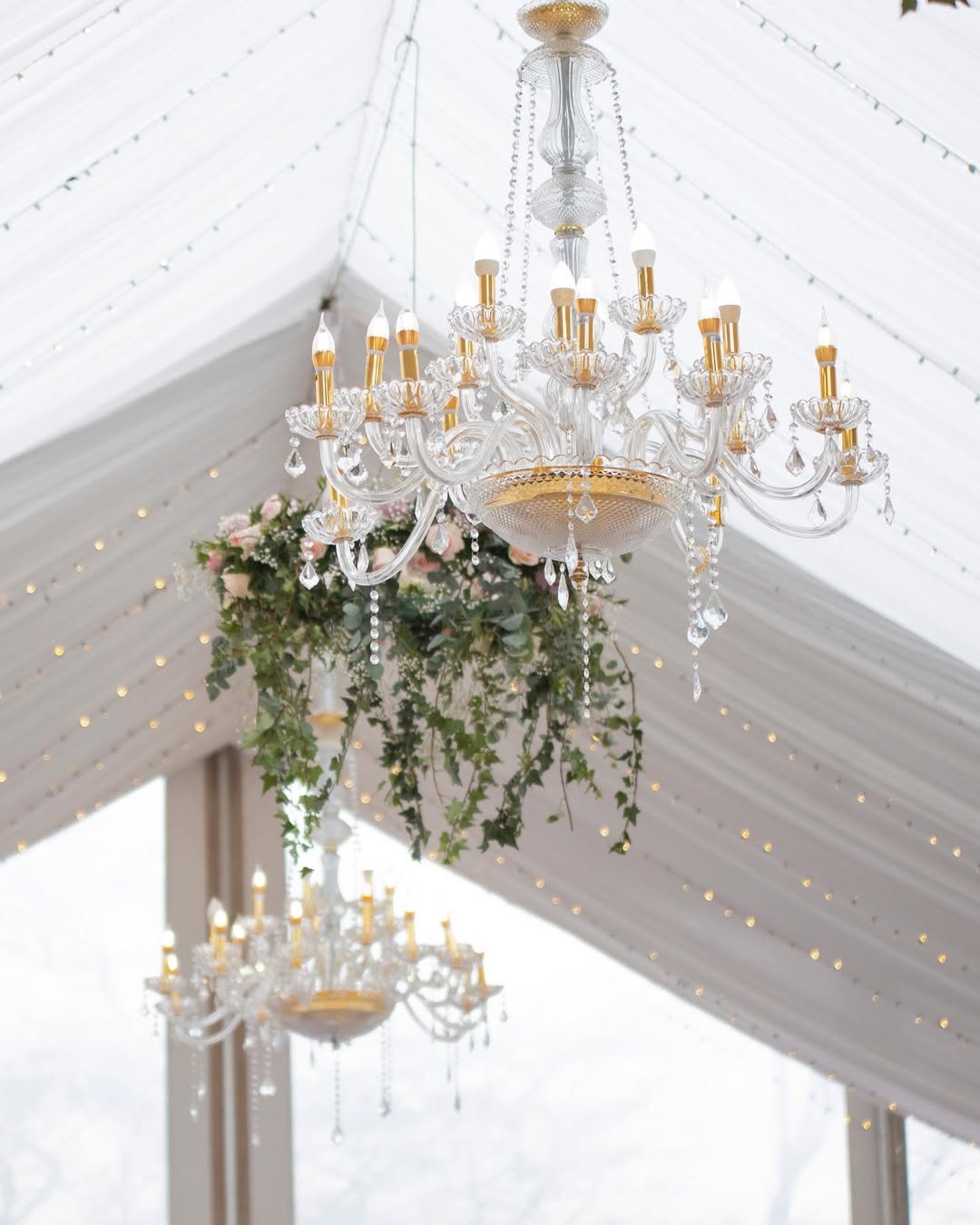 Standard Chandelier for Hire &mdash; wedding item for hire in Nairobi (3)